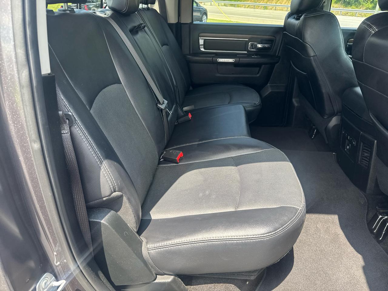 RAM 1500 Laramie 4x4 Crew Cab 5'7" Box 2017