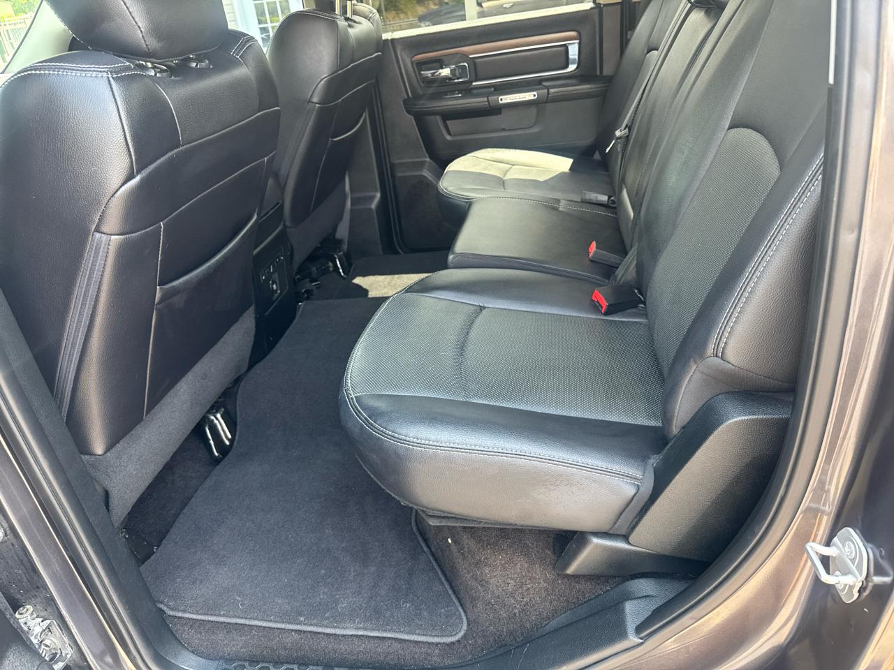 RAM 1500 Laramie 4x4 Crew Cab 5'7" Box 2017