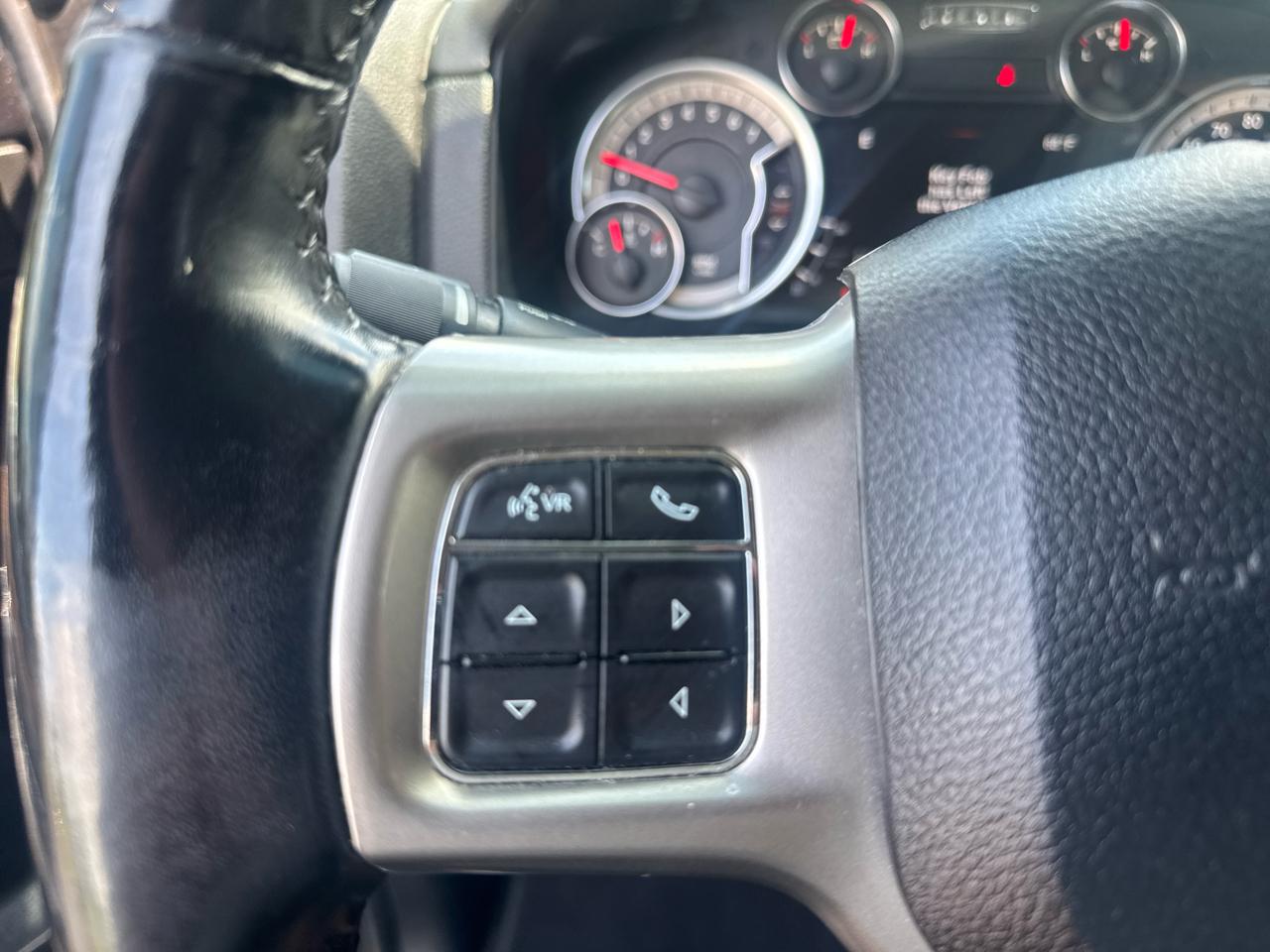 RAM 1500 Laramie 4x4 Crew Cab 5'7" Box 2017