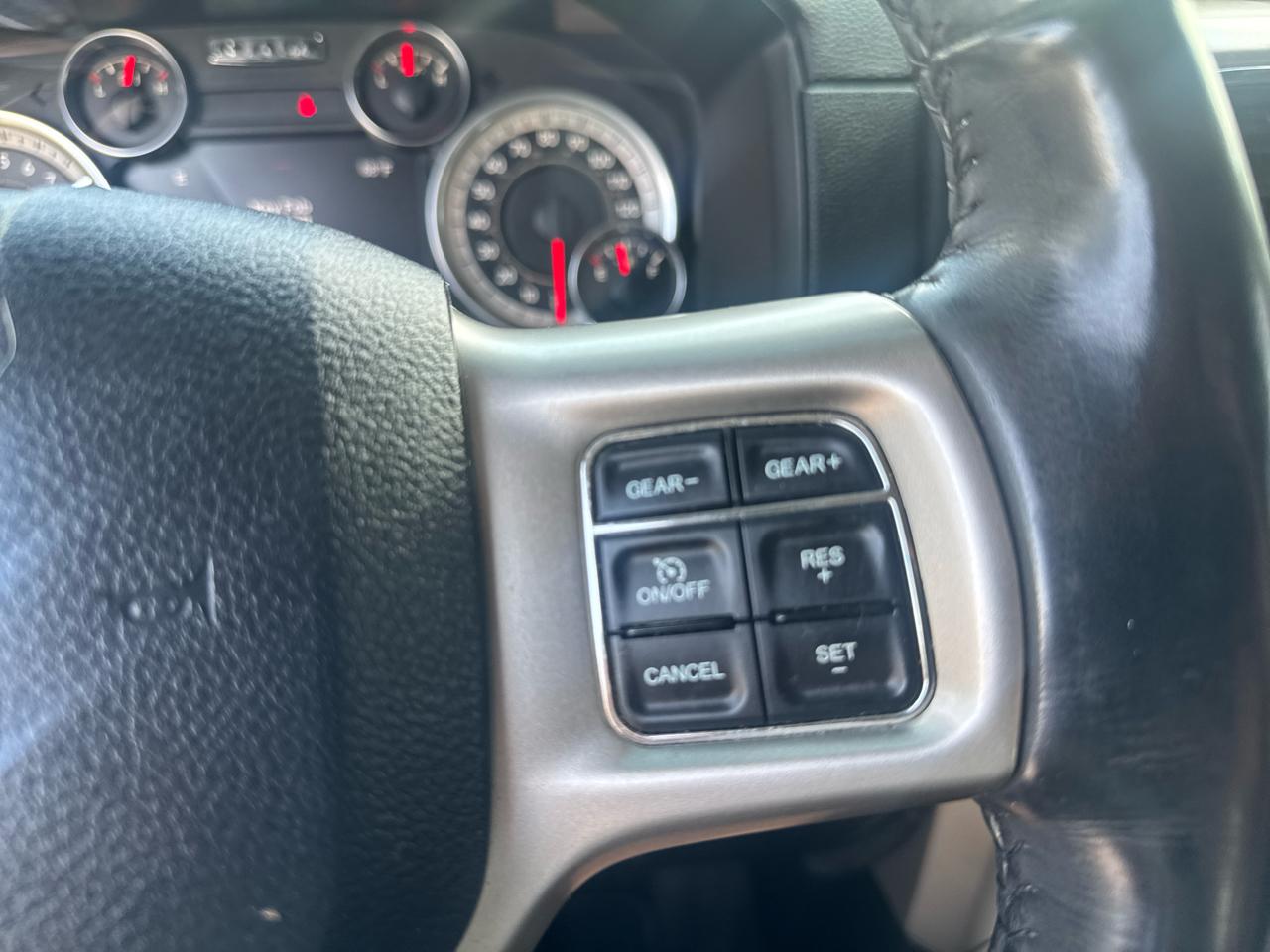 RAM 1500 Laramie 4x4 Crew Cab 5'7" Box 2017