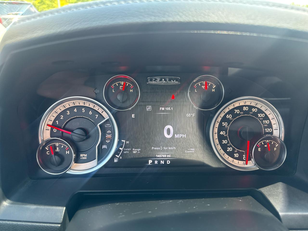 RAM 1500 Laramie 4x4 Crew Cab 5'7" Box 2017