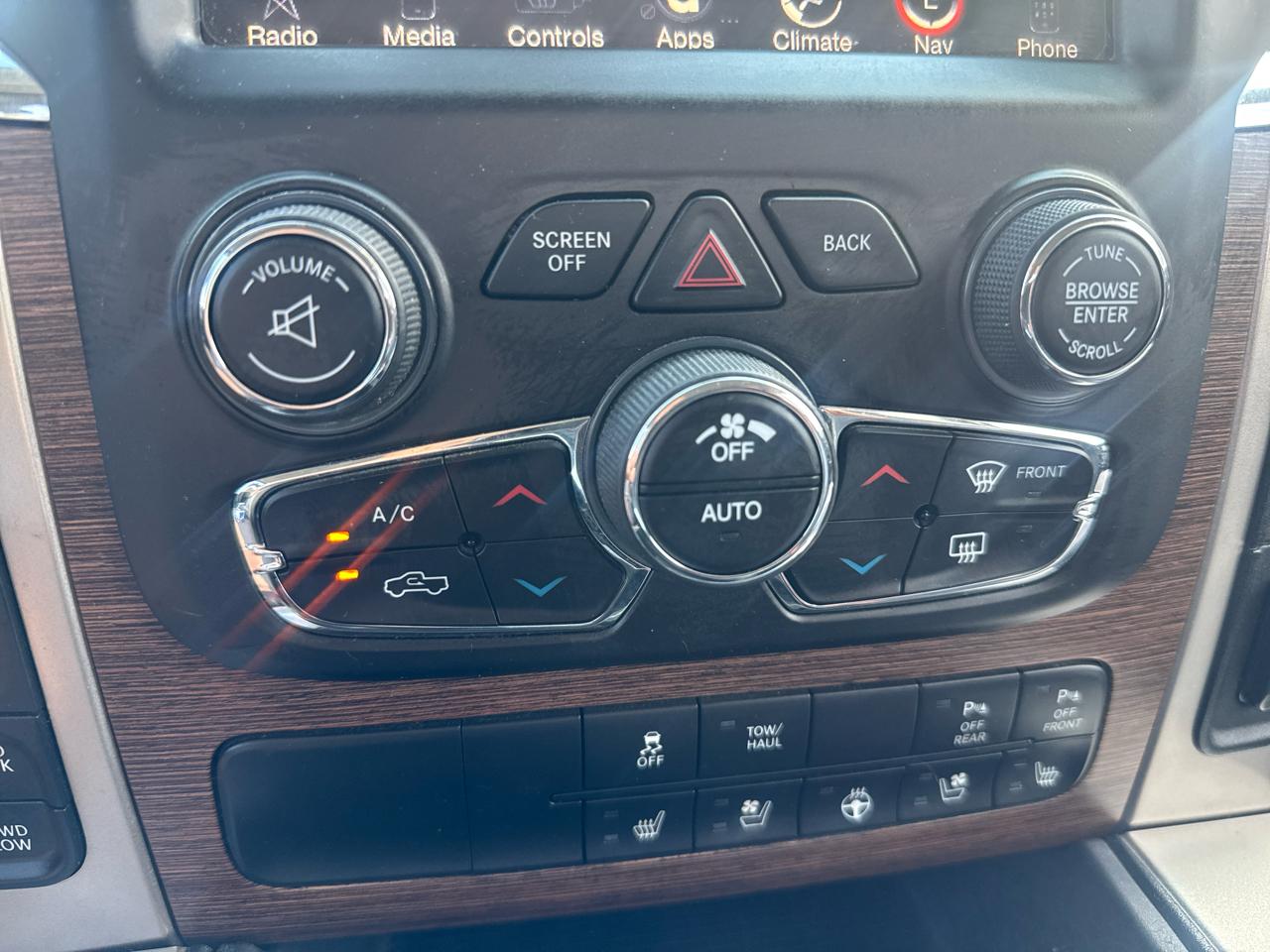 RAM 1500 Laramie 4x4 Crew Cab 5'7" Box 2017