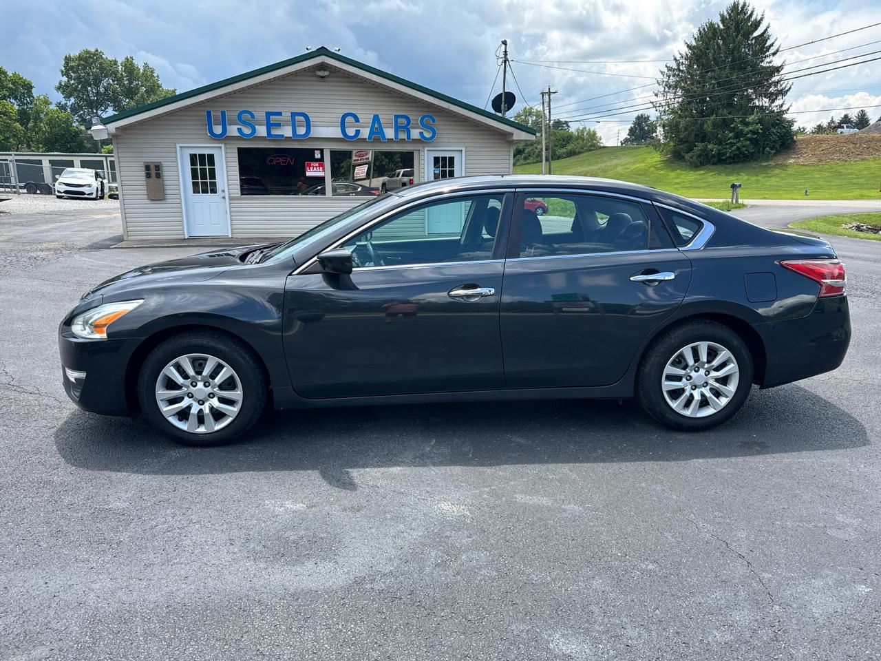 Nissan Altima 4dr Sdn I4 2.5 S 2013