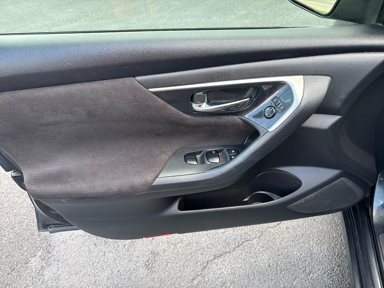 Nissan Altima 4dr Sdn I4 2.5 S 2013