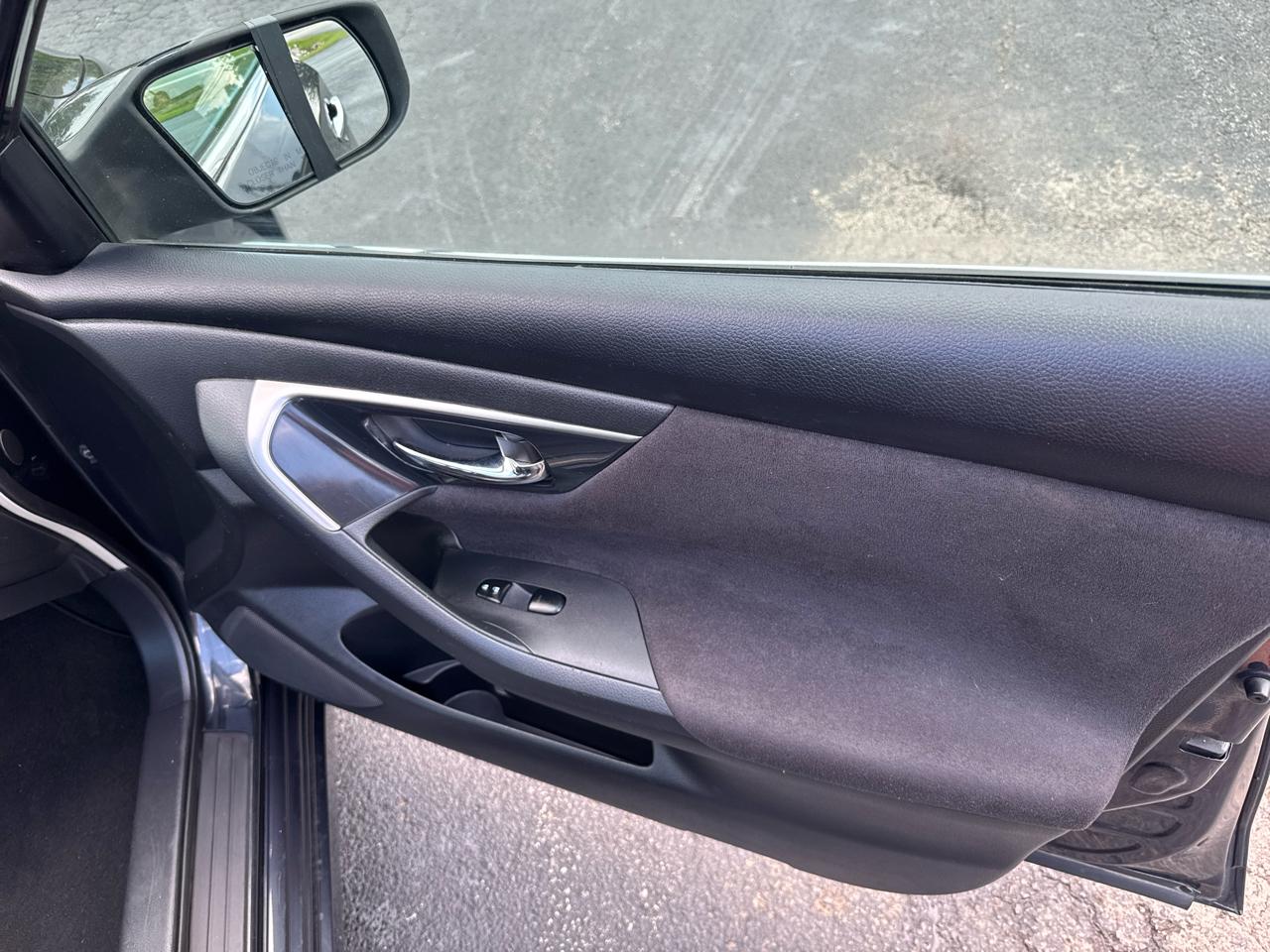 Nissan Altima 4dr Sdn I4 2.5 S 2013