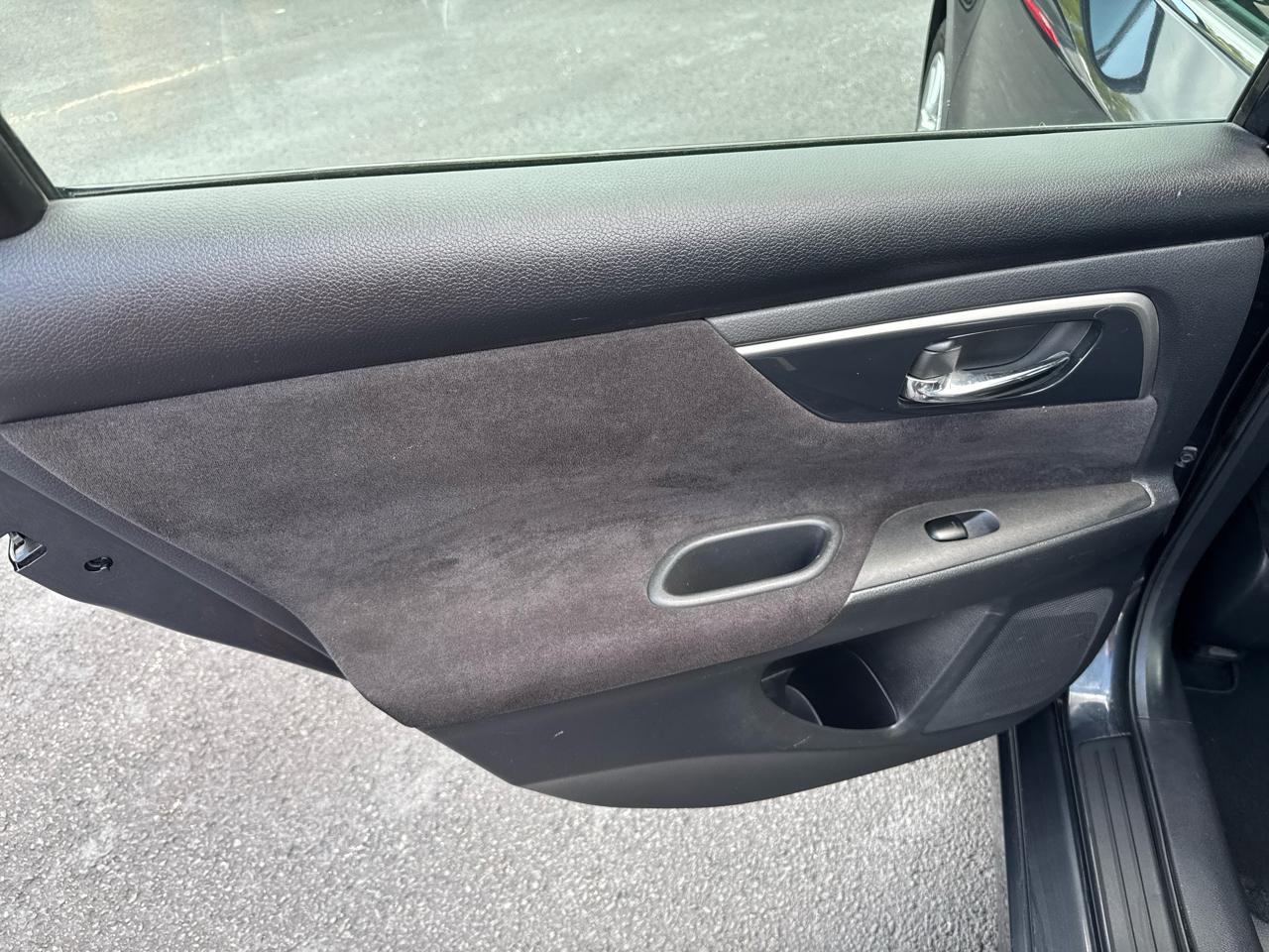 Nissan Altima 4dr Sdn I4 2.5 S 2013