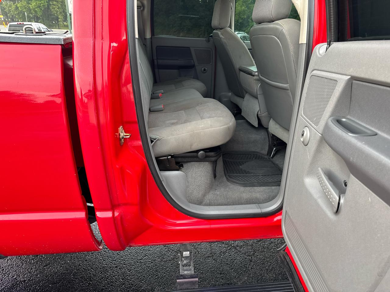 Dodge Ram 2500 4dr Quad Cab 140.5 4WD SLT 2006