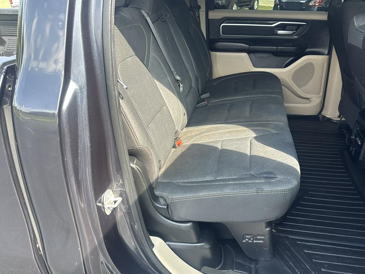 RAM 1500 Big Horn 4x4 Crew Cab 5'7" Box 2020