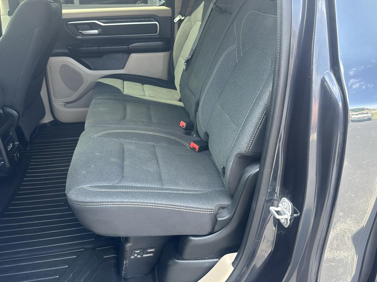 RAM 1500 Big Horn 4x4 Crew Cab 5'7" Box 2020
