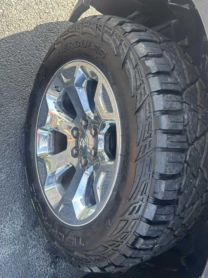 RAM 1500 Big Horn 4x4 Crew Cab 5'7" Box 2020