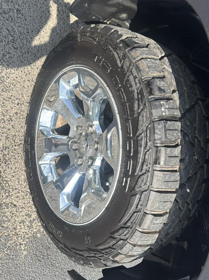 RAM 1500 Big Horn 4x4 Crew Cab 5'7" Box 2020