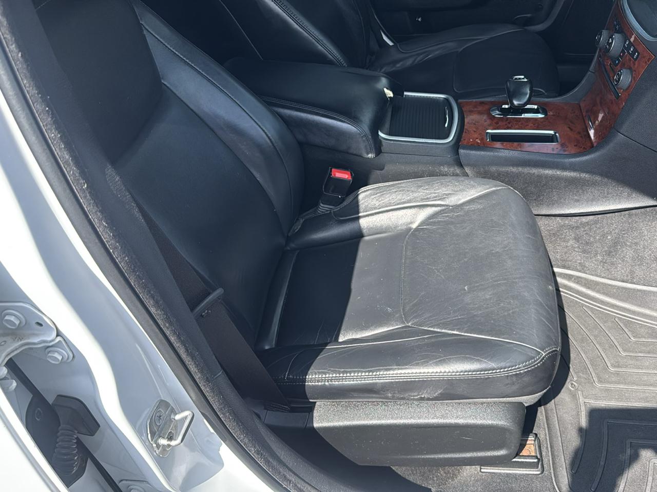 Chrysler 300 4dr Sdn RWD 2014