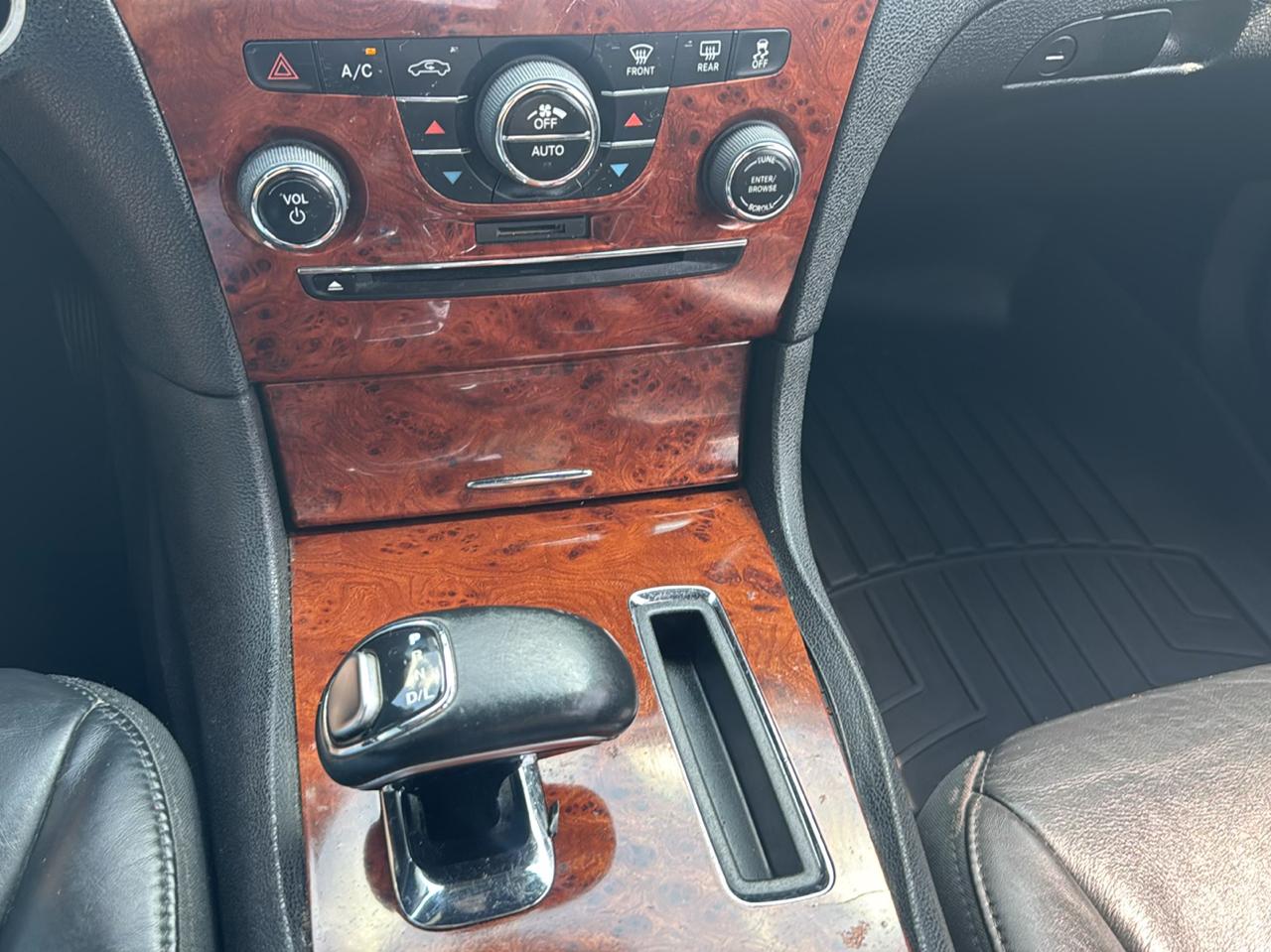 Chrysler 300 4dr Sdn RWD 2014