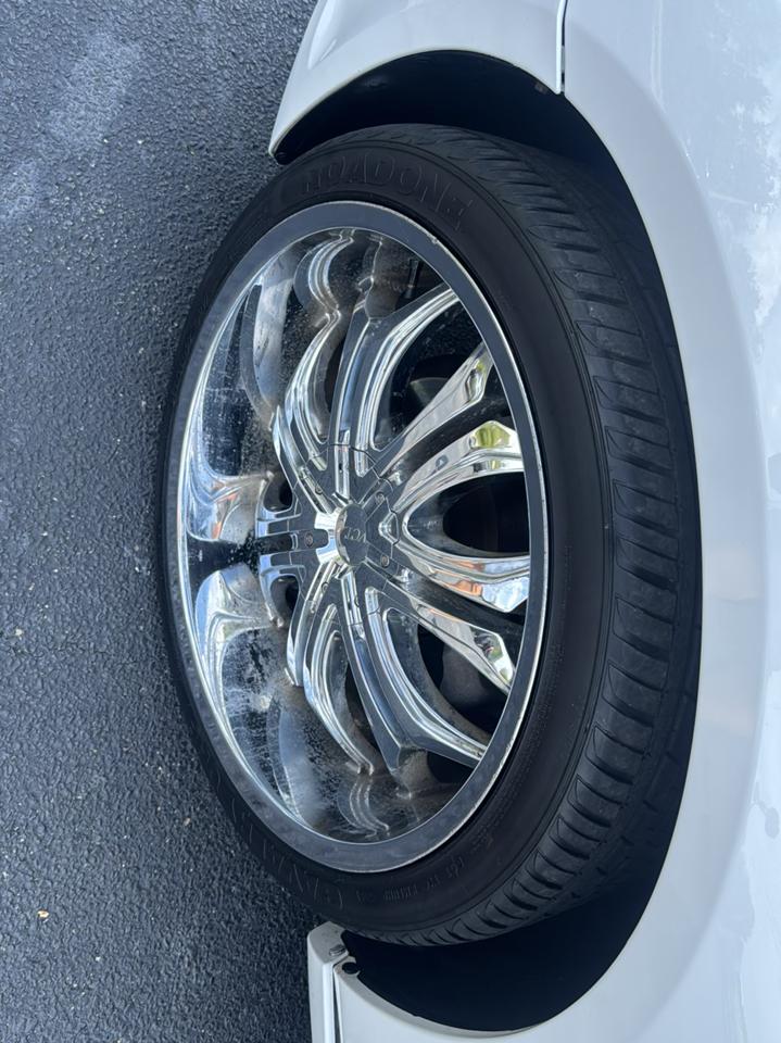 Chrysler 300 4dr Sdn RWD 2014