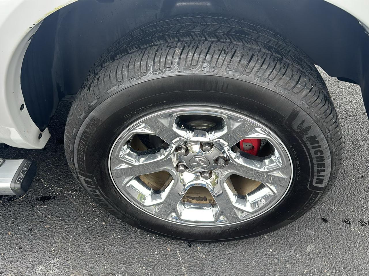 RAM 1500 4WD Crew Cab 140.5" Laramie 2015