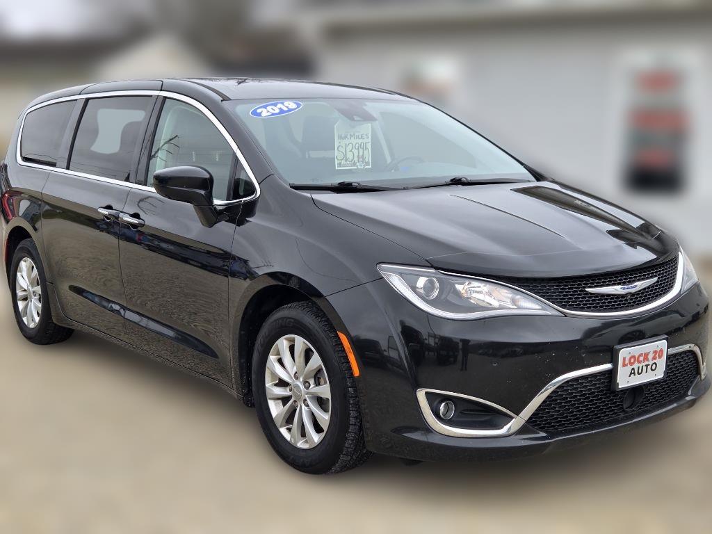 2019 Chrysler Pacifica Touring Plus FWD