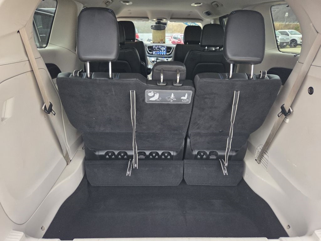 Chrysler Pacifica Touring L FWD 2021