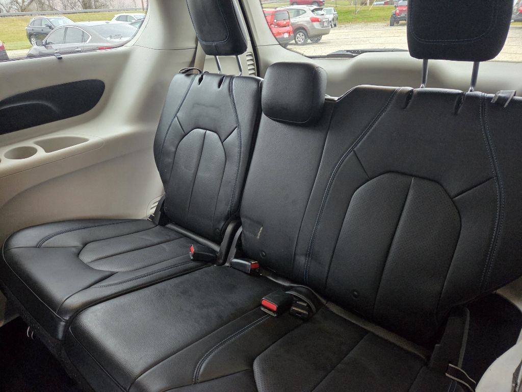 Chrysler Pacifica Touring L FWD 2021