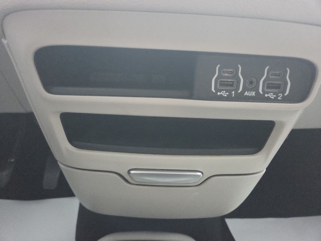 Chrysler Pacifica Touring L FWD 2021