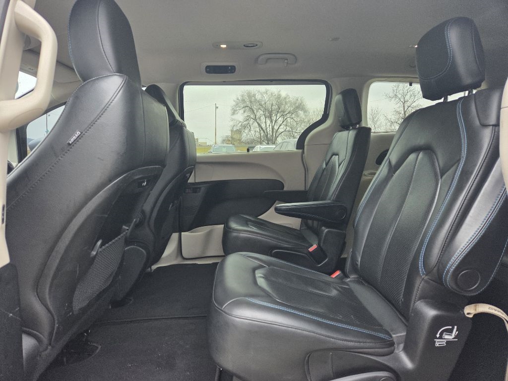 Chrysler Pacifica Touring L FWD 2021