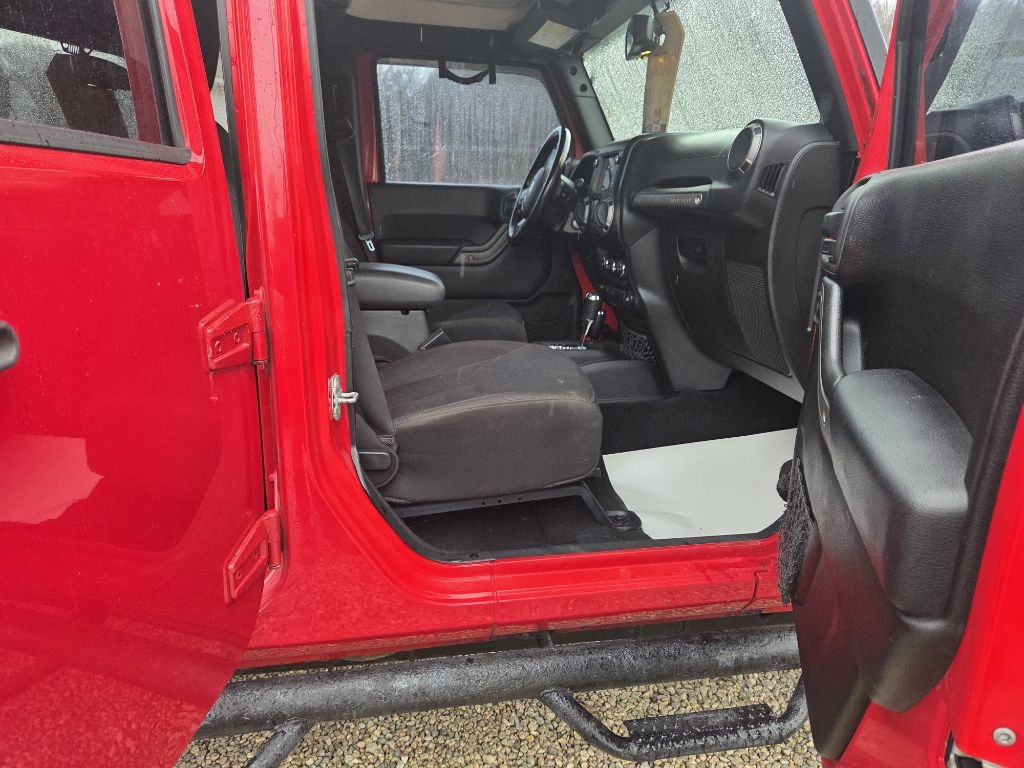 Jeep Wrangler Unlimited 4WD 4dr Sport 2014