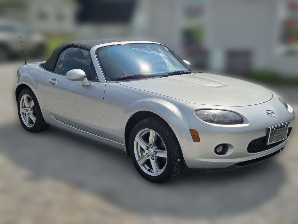 2006 Mazda MX-5 Miata 2dr Conv Touring Auto
