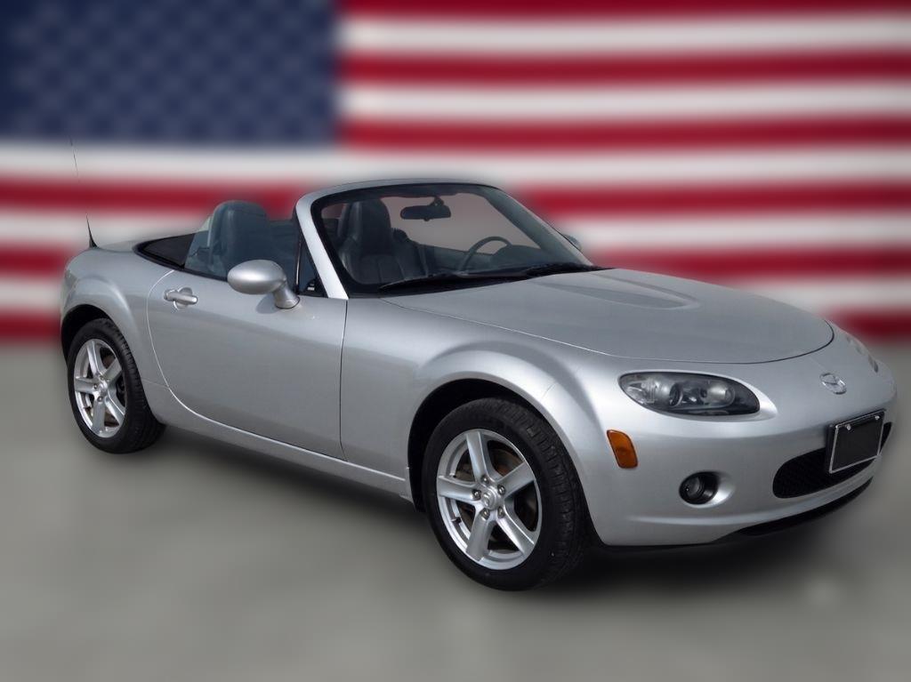 2006 Mazda MX-5 Miata 2dr Conv Touring Auto