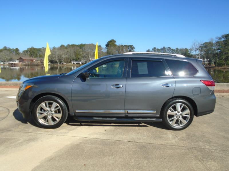 Nissan Pathfinder Platinum 2WD 2013