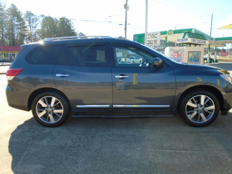 Nissan Pathfinder Platinum 2WD 2013