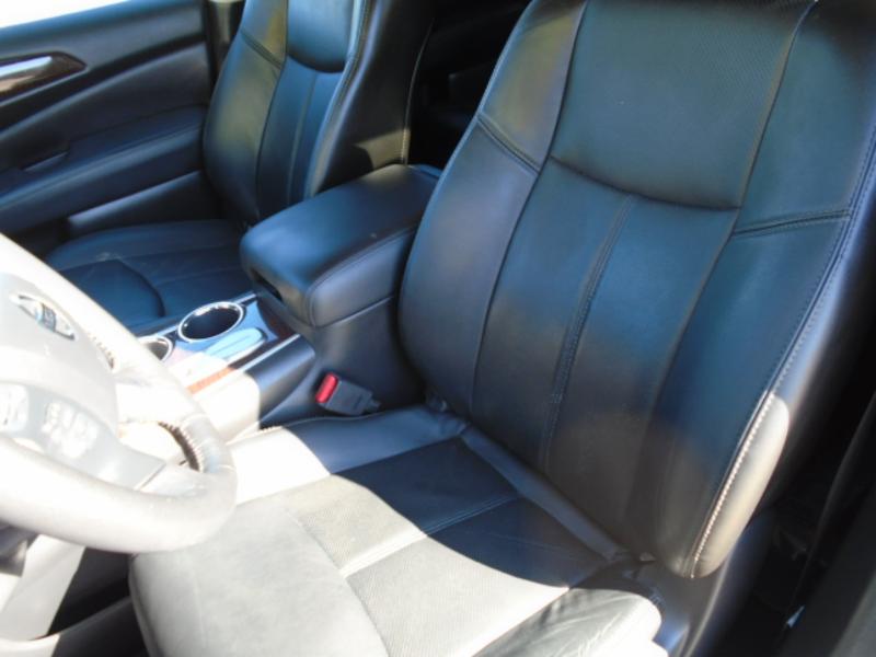 Nissan Pathfinder Platinum 2WD 2013