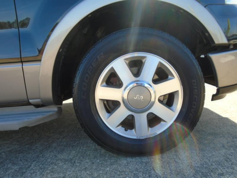 Ford F-150 XLT SuperCrew 2WD 2005