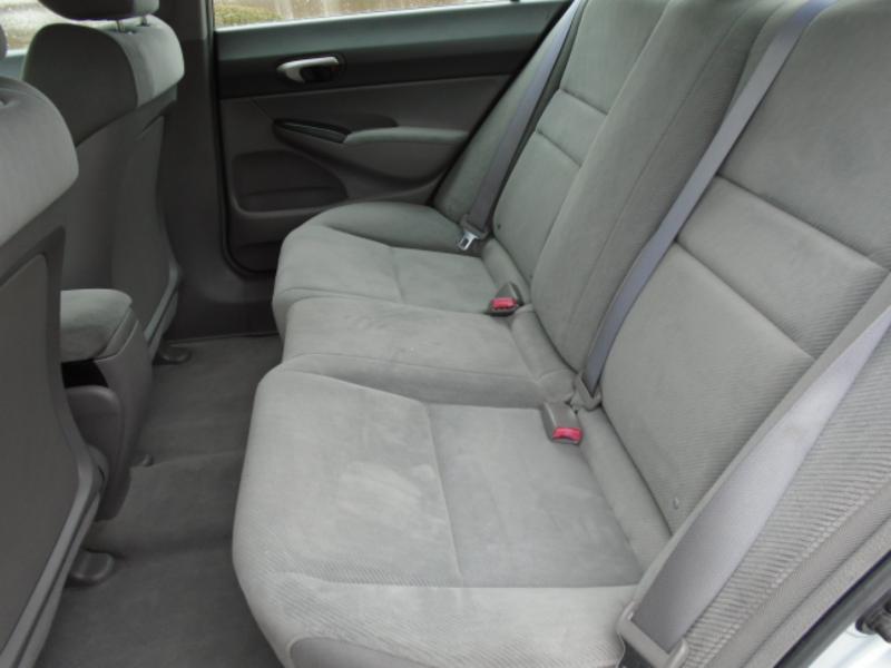 Honda Civic LX Sedan 5-Speed AT 2011