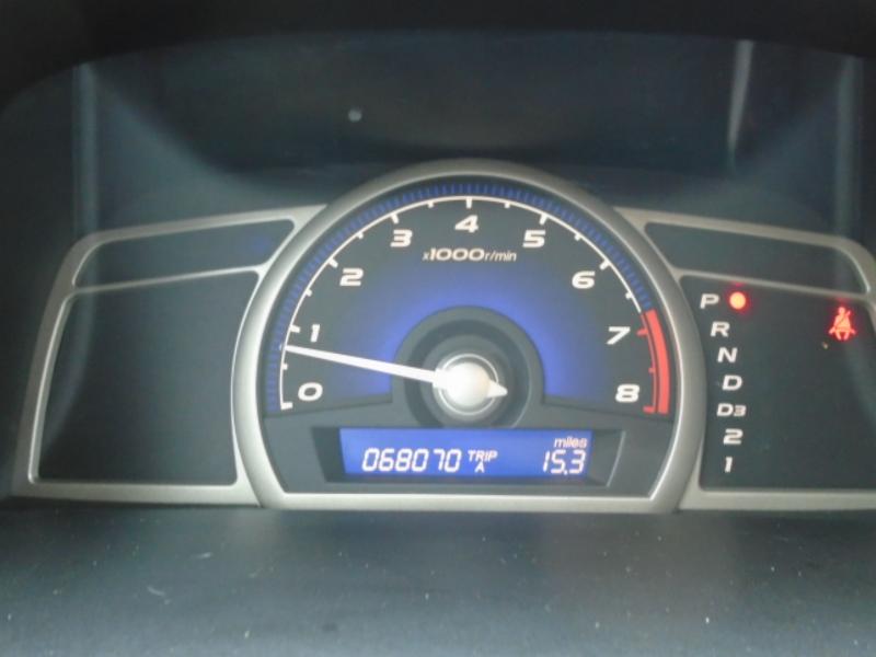 Honda Civic LX Sedan 5-Speed AT 2011