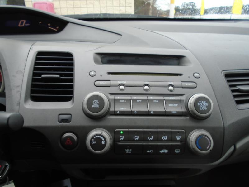 Honda Civic LX Sedan 5-Speed AT 2011