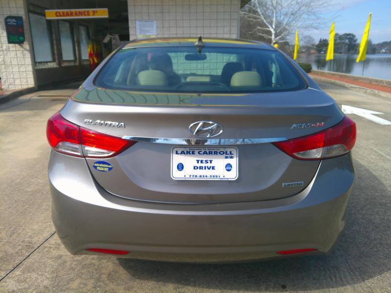 Hyundai Elantra GLS M/T 2013