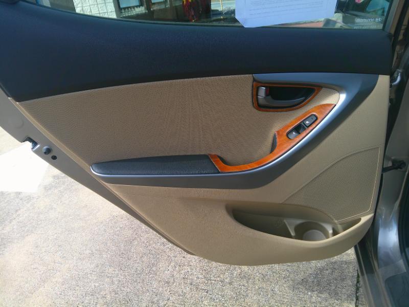 Hyundai Elantra GLS M/T 2013