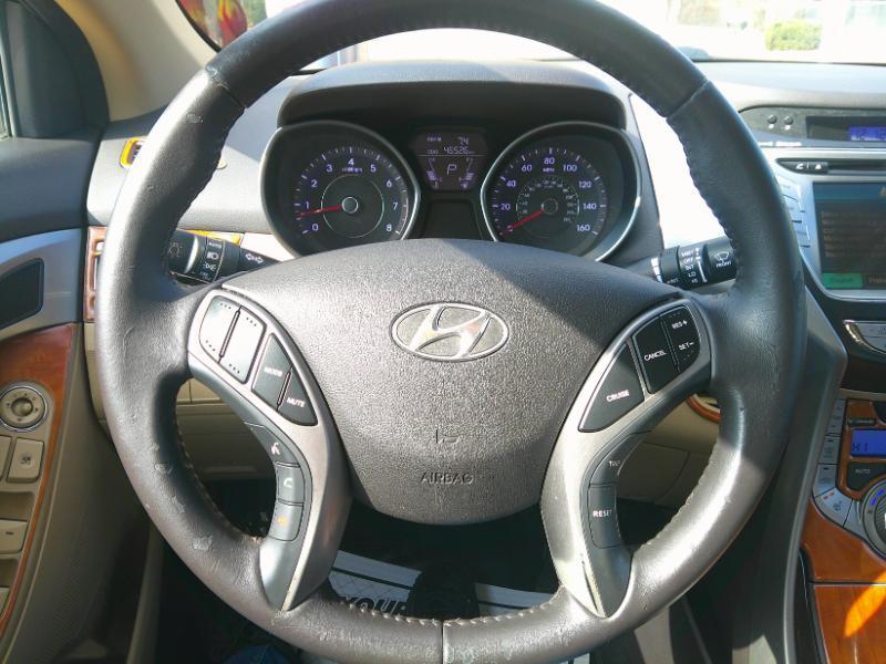 Hyundai Elantra GLS M/T 2013