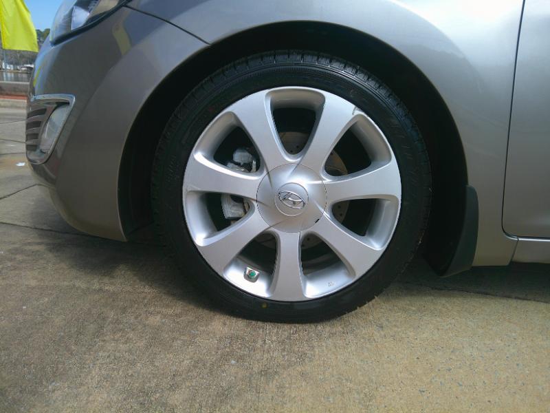 Hyundai Elantra GLS M/T 2013