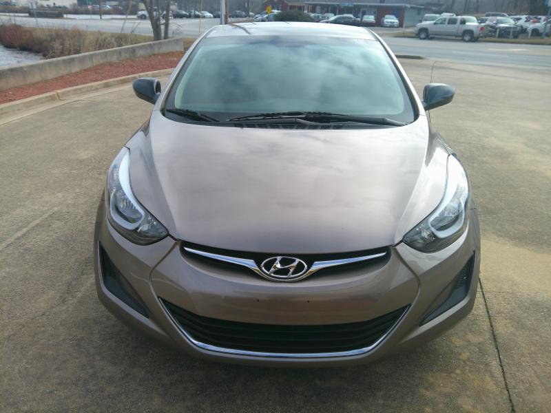 2016 Hyundai Elantra SE 6AT