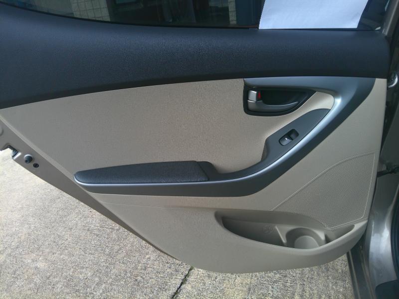 Hyundai Elantra SE 6AT 2016