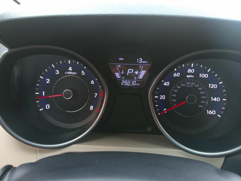 Hyundai Elantra SE 6AT 2016