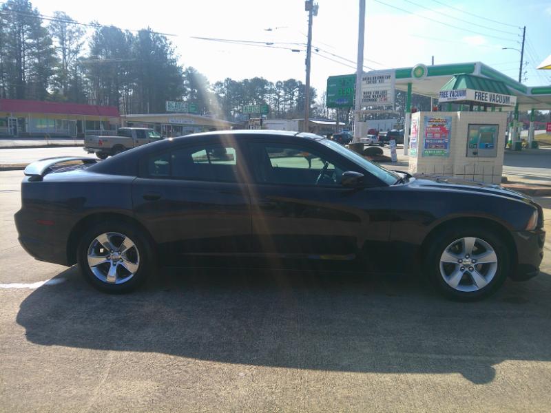 Dodge Charger SE 2012