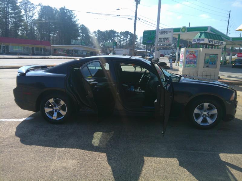 Dodge Charger SE 2012