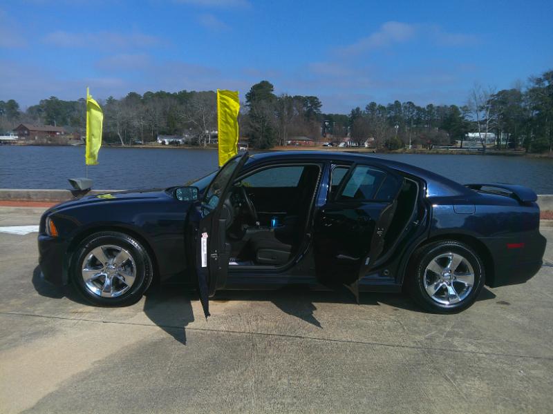 Dodge Charger SE 2012