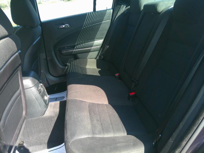 Dodge Charger SE 2012