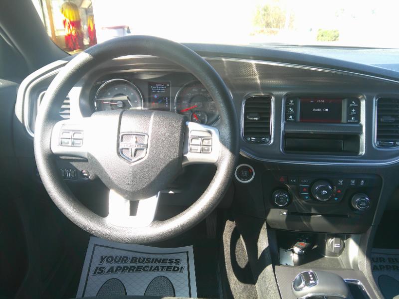 Dodge Charger SE 2012