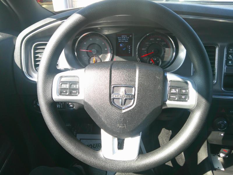 Dodge Charger SE 2012