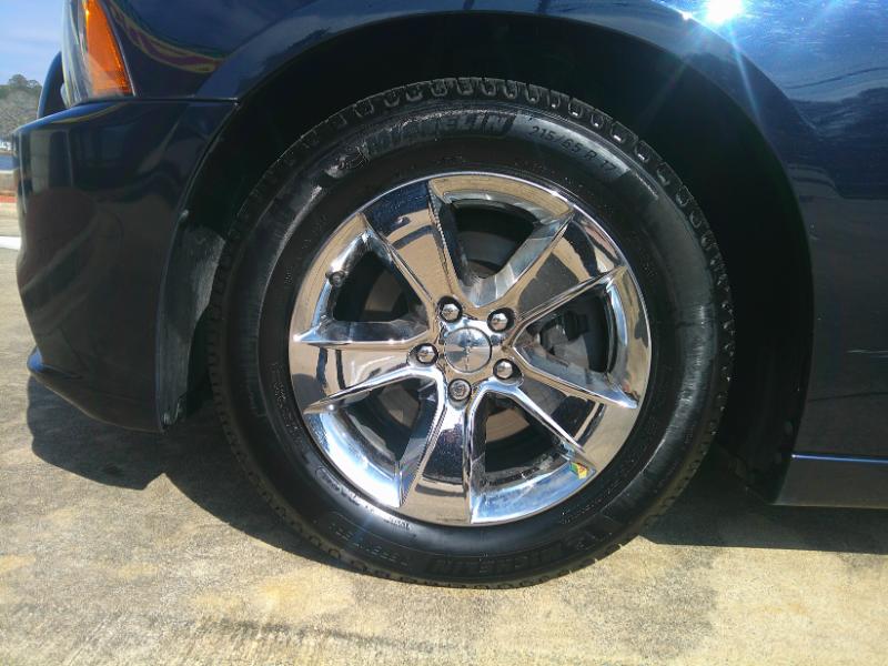 Dodge Charger SE 2012