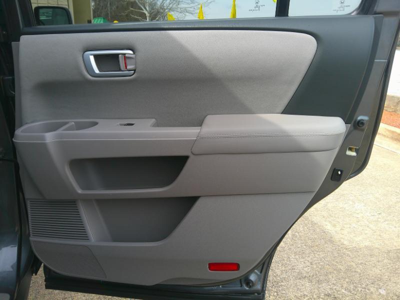 Honda Pilot LX 2WD 5-Spd AT 2013