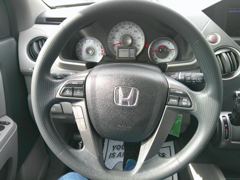 Honda Pilot LX 2WD 5-Spd AT 2013